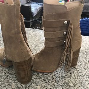 High heels mid ankle booths